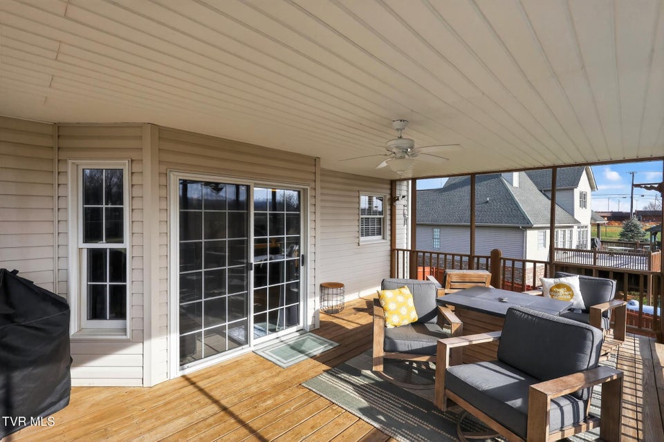 Photo #34: 105 Meadow Court