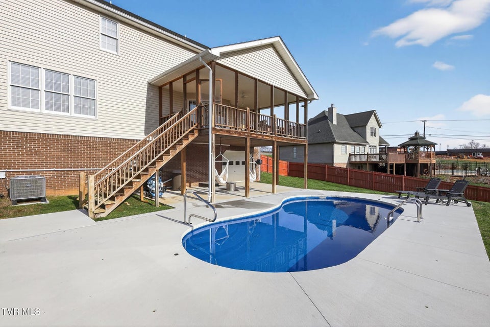 Photo #39: 105 Meadow Court