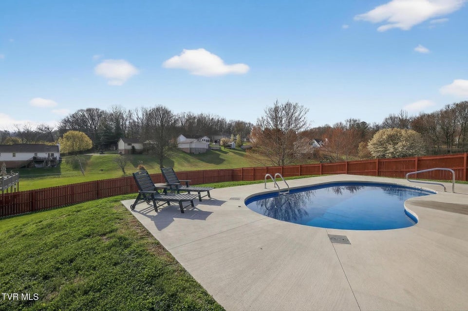 Photo #40: 105 Meadow Court