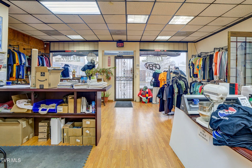 Photo #4: 140 Market Street