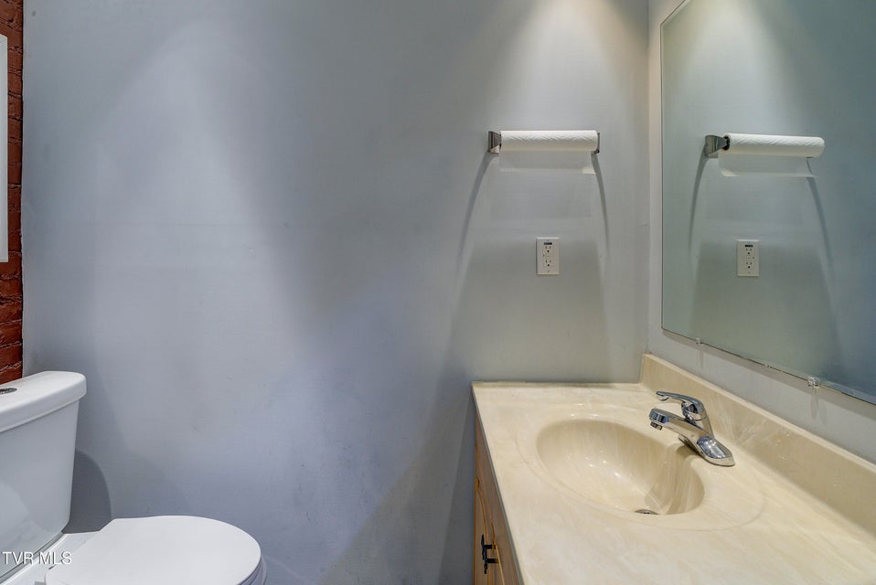 Photo #31: 140 Market Street