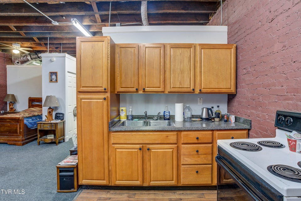 Photo #37: 140 Market Street