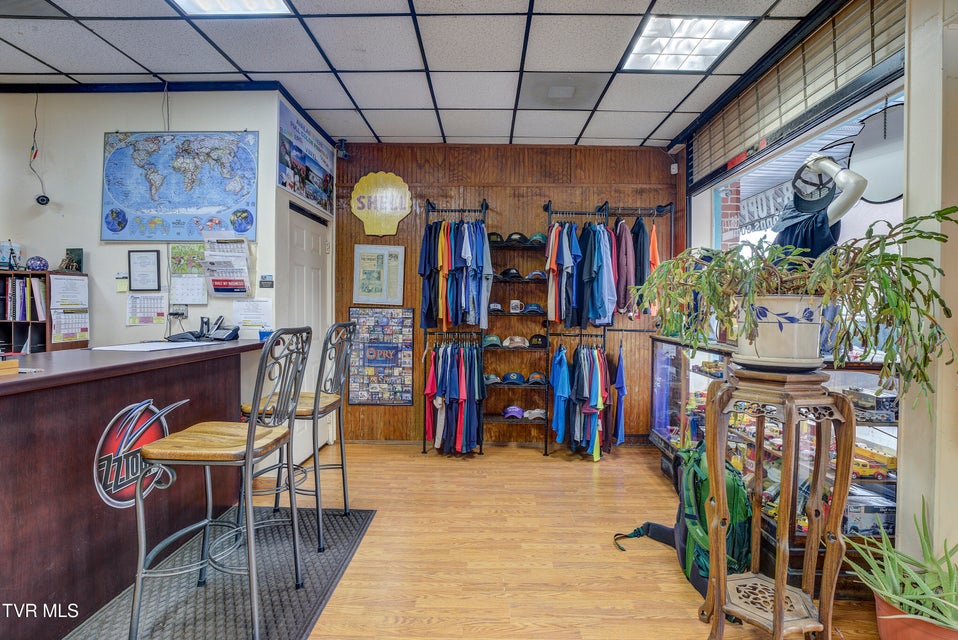 Photo #40: 140 Market Street