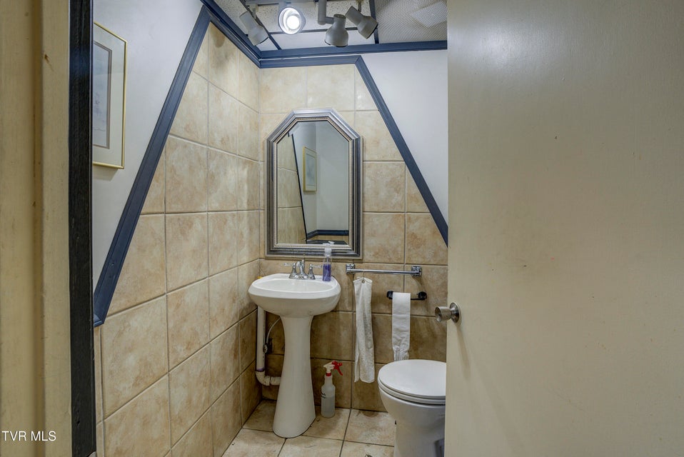 Photo #41: 140 Market Street