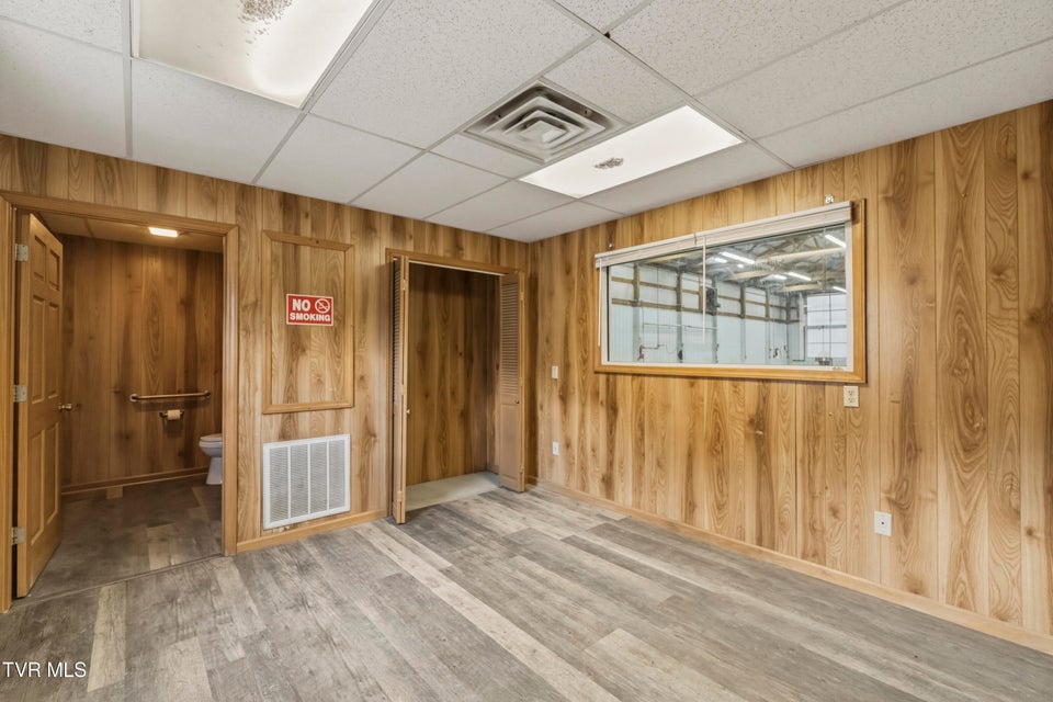 Photo #17: 401 Tilthammer Drive