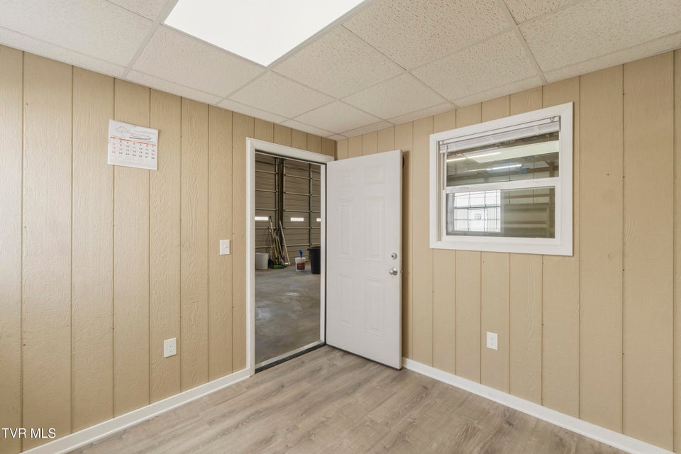 Photo #40: 401 Tilthammer Drive