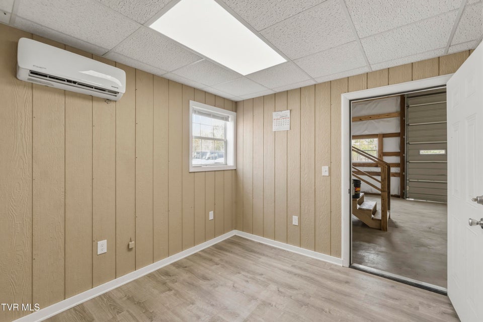 Photo #41: 401 Tilthammer Drive