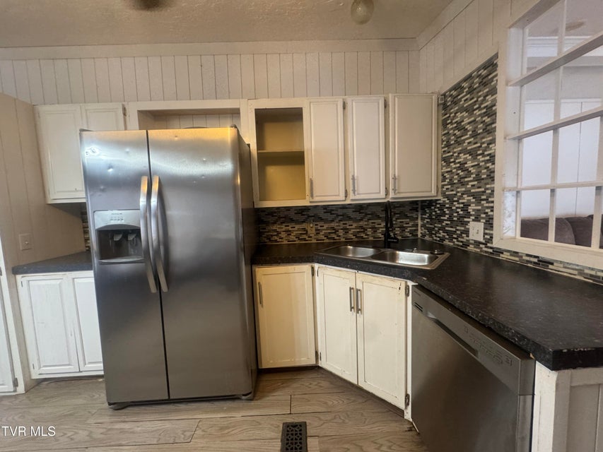 Photo #10: 1013 Siam Road