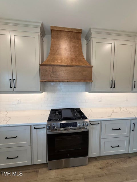 Photo #5: 310 Monroe Drive