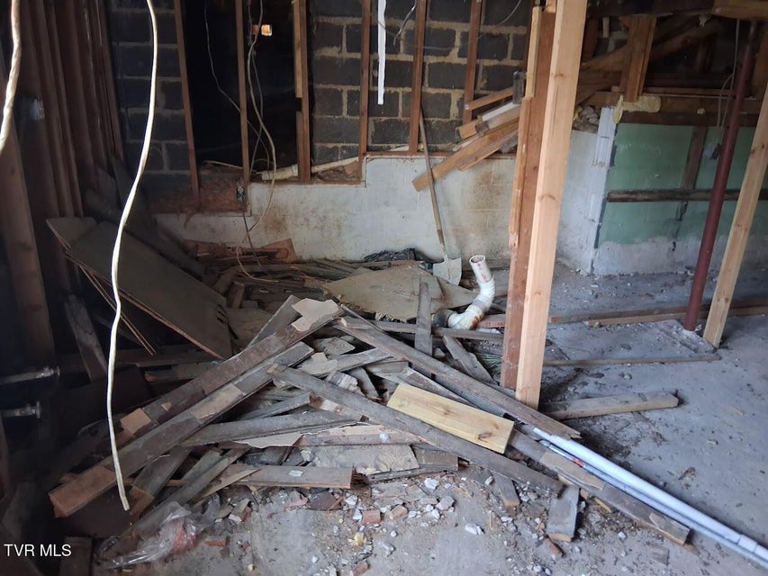 Photo #12: 214 Stafford Street