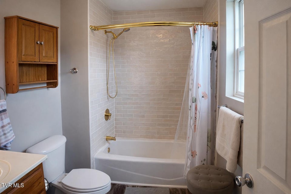 Photo #12: 408 Fondulac Drive