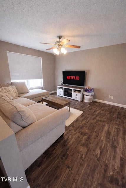 Photo #7: 408 Fondulac Drive