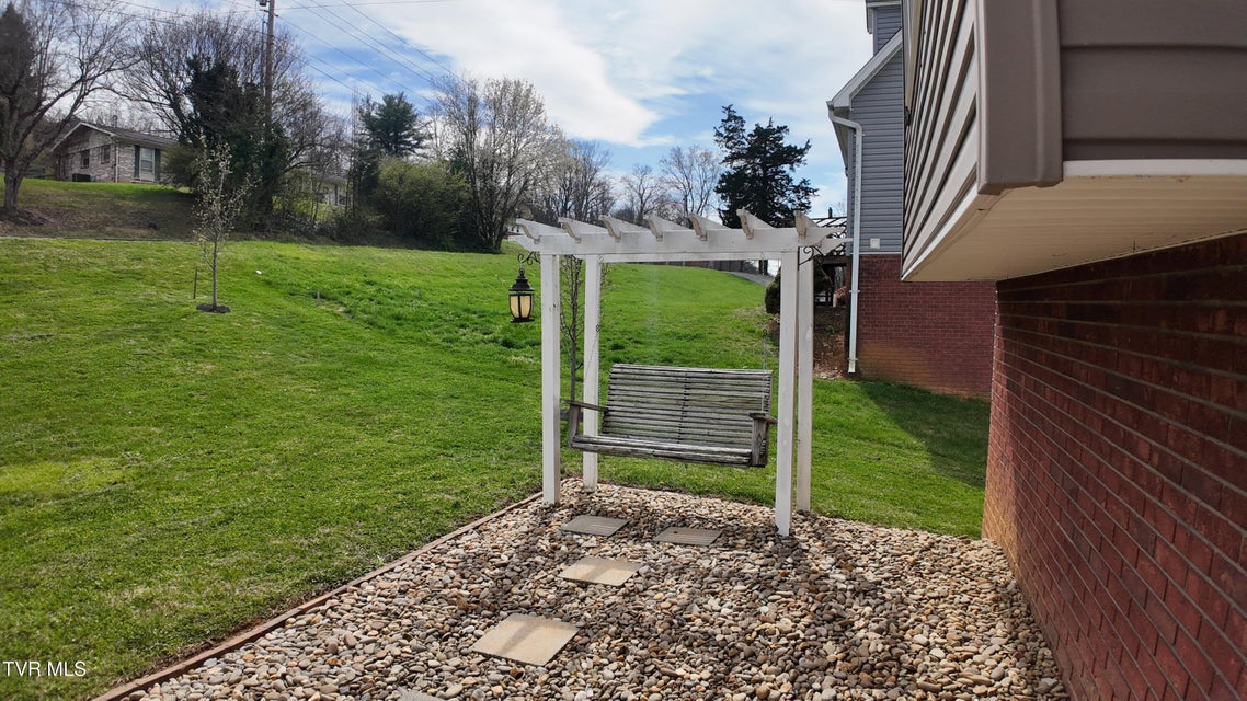 Photo #27: 408 Fondulac Drive