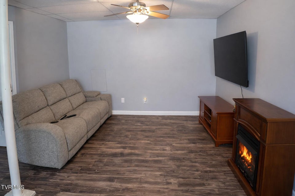 Photo #22: 408 Fondulac Drive