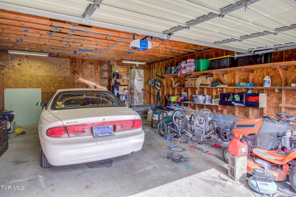 Photo #32: 178 Conant Road