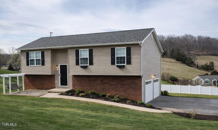 Photo #2: 408 Fondulac Drive