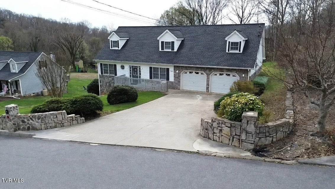 Photo #64: 744 Stuffle Street