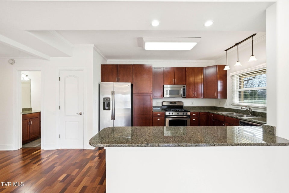 Photo #8: 168 Westshore Pointe 