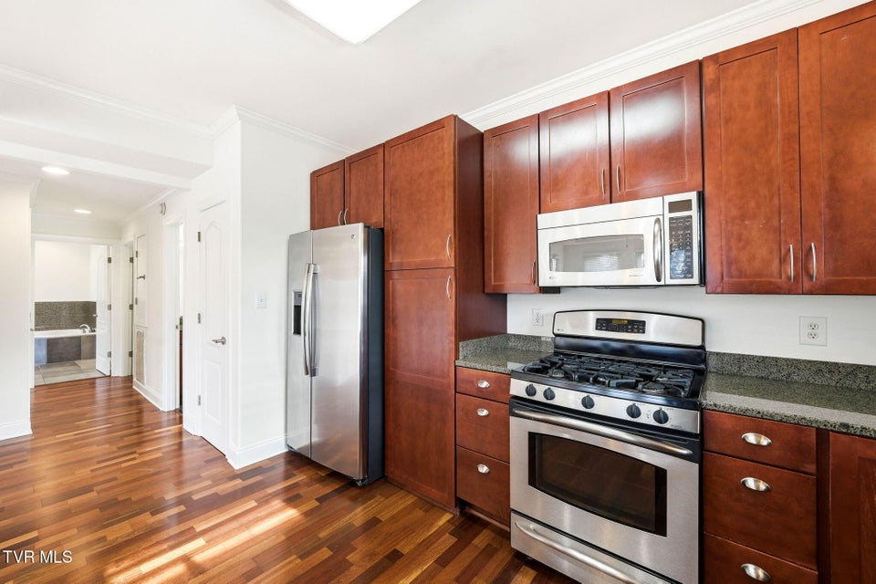 Photo #12: 168 Westshore Pointe 