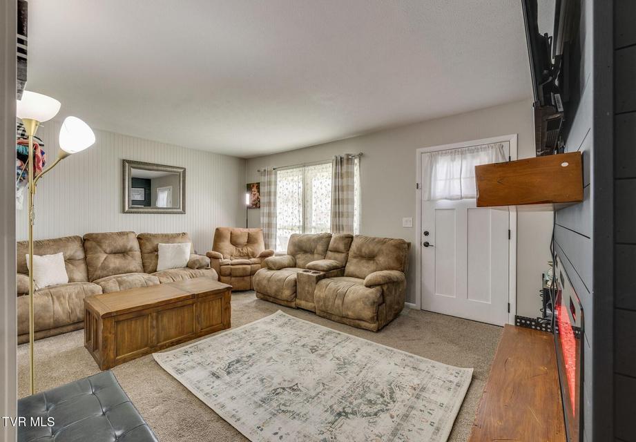 Photo #3: 1804 Sherwood Place