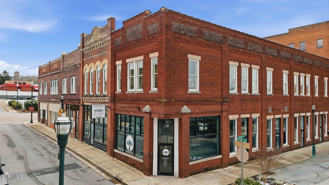 Photo #13: 124 Tipton Street