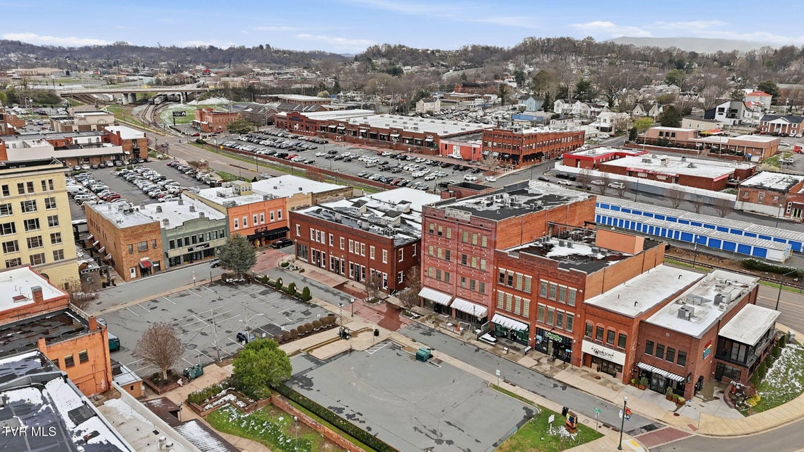 Photo #18: 124 Tipton Street