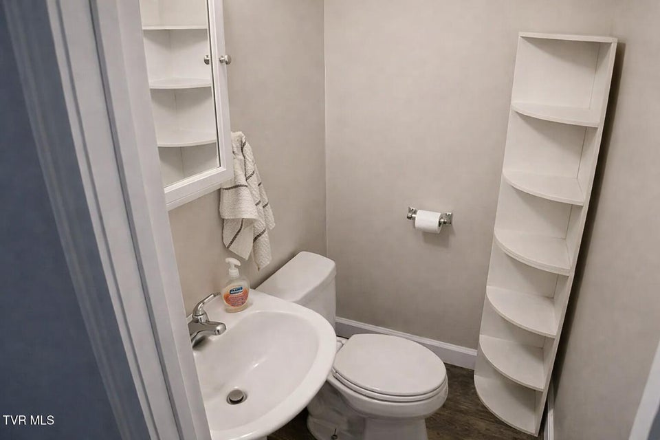 Photo #18: 408 Fondulac Drive