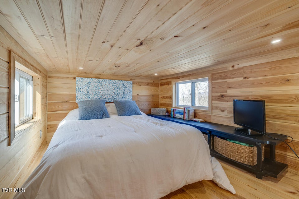 Photo #5: 601 Watauga Overlook Drive