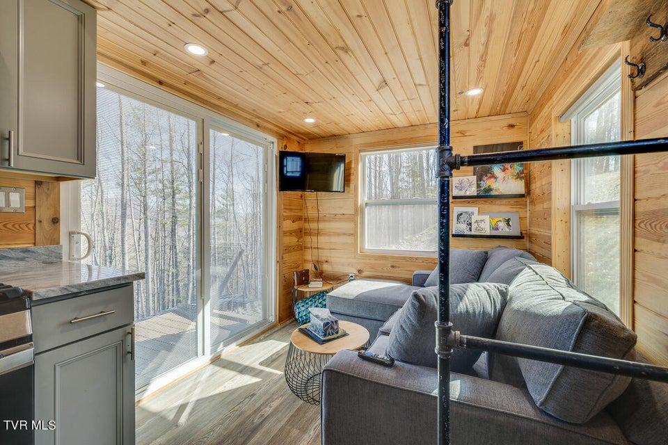 Photo #8: 601 Watauga Overlook Drive