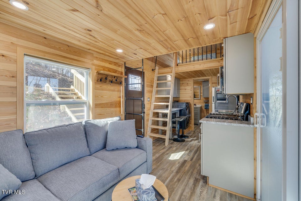 Photo #9: 601 Watauga Overlook Drive