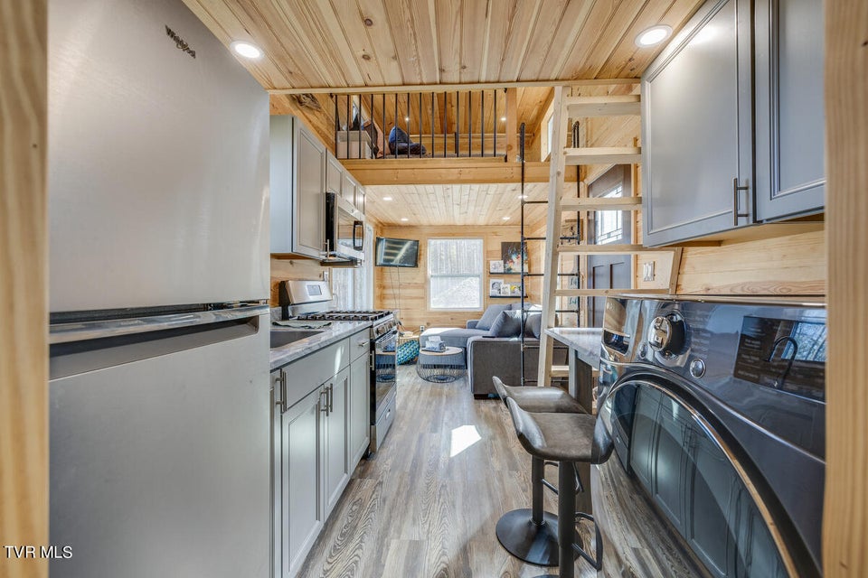 Photo #13: 601 Watauga Overlook Drive