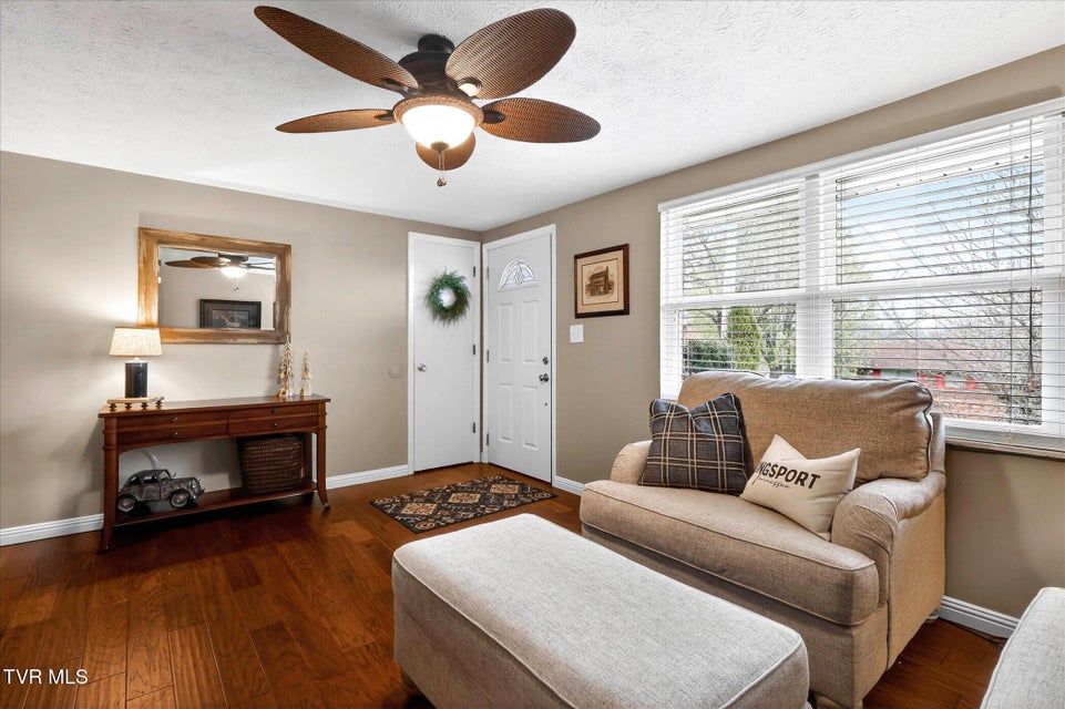 Photo #8: 417 Kingsley Avenue