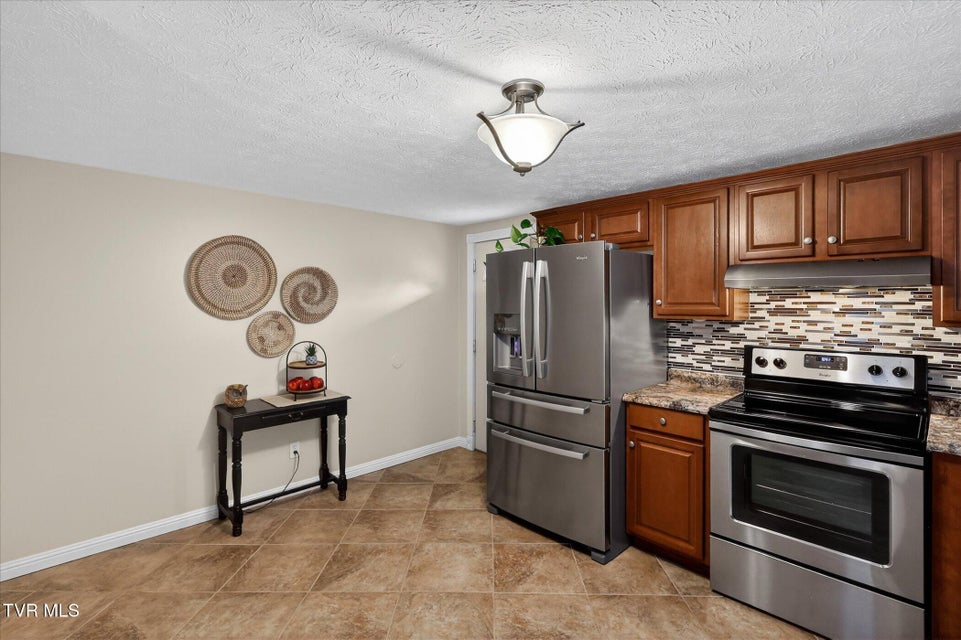 Photo #10: 417 Kingsley Avenue