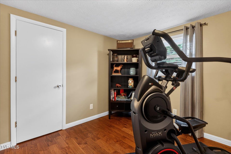 Photo #15: 417 Kingsley Avenue