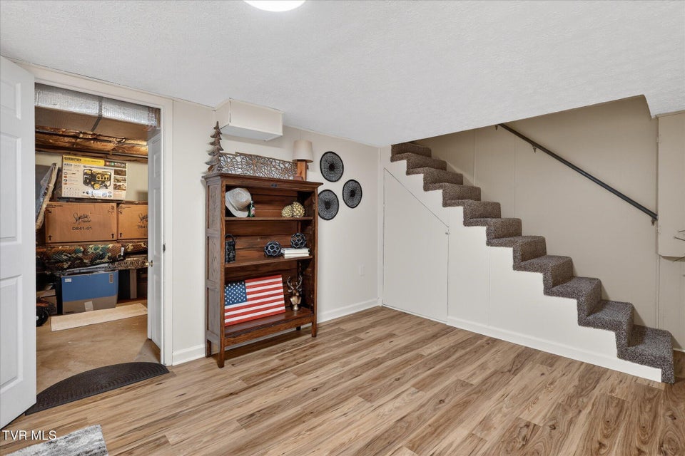 Photo #20: 417 Kingsley Avenue