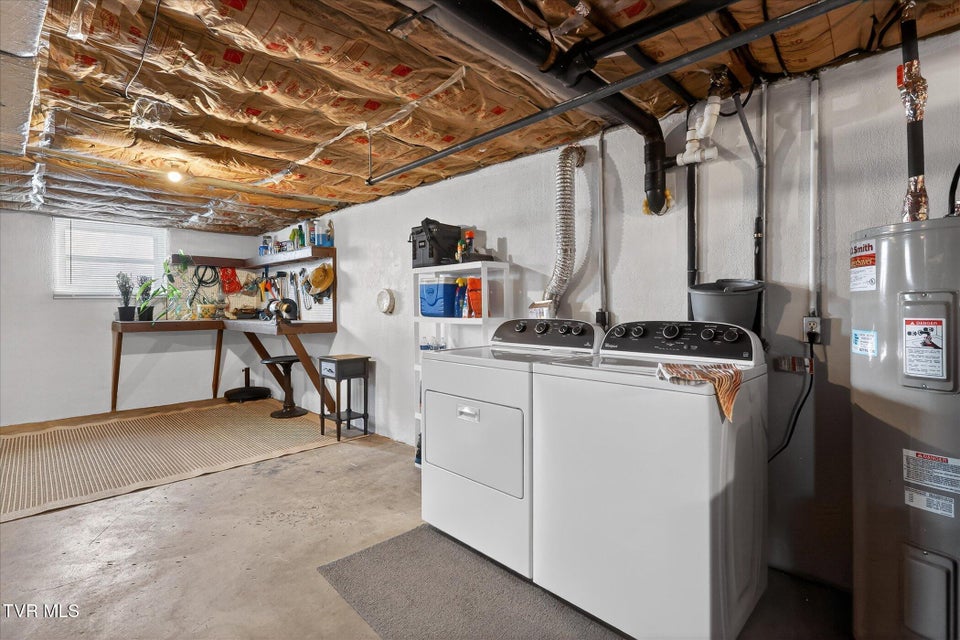 Photo #25: 417 Kingsley Avenue