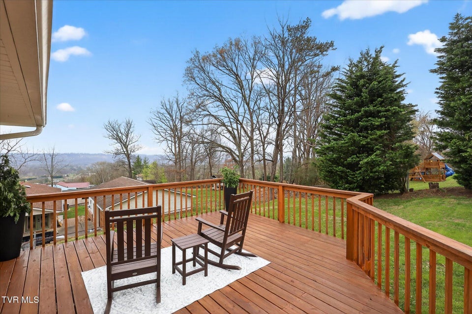 Photo #27: 417 Kingsley Avenue