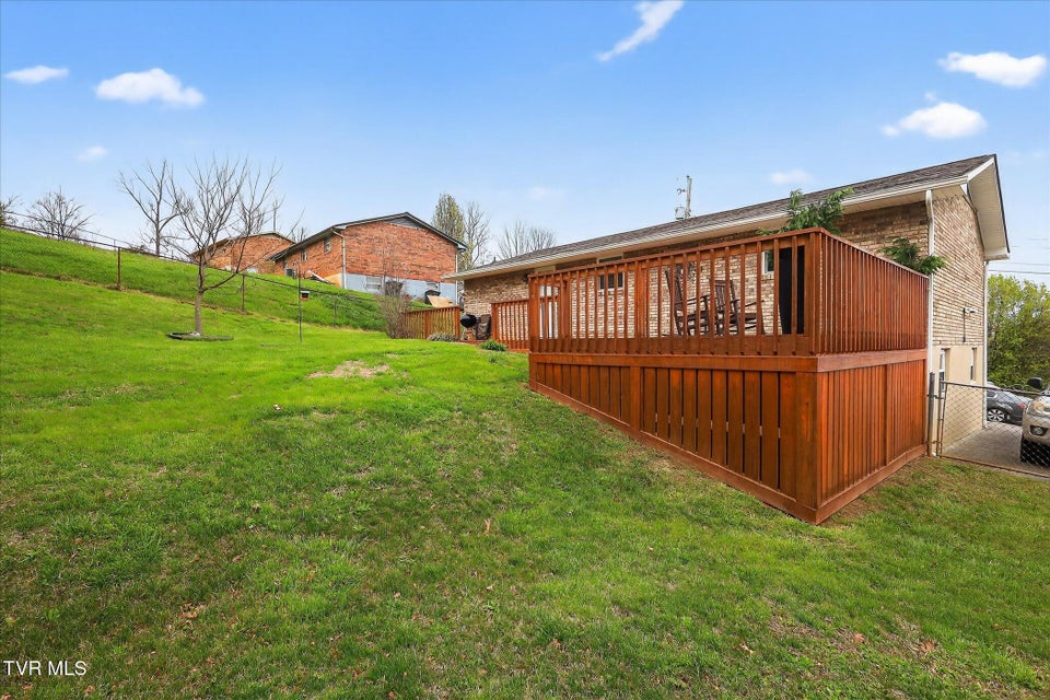 Photo #28: 417 Kingsley Avenue