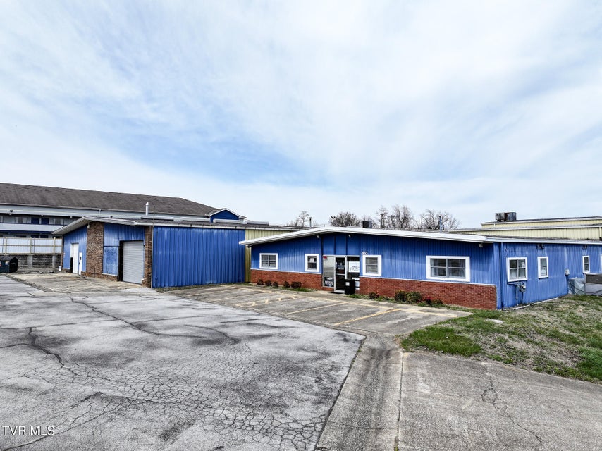 Photo #32: 965 Andrew Johnson Highway