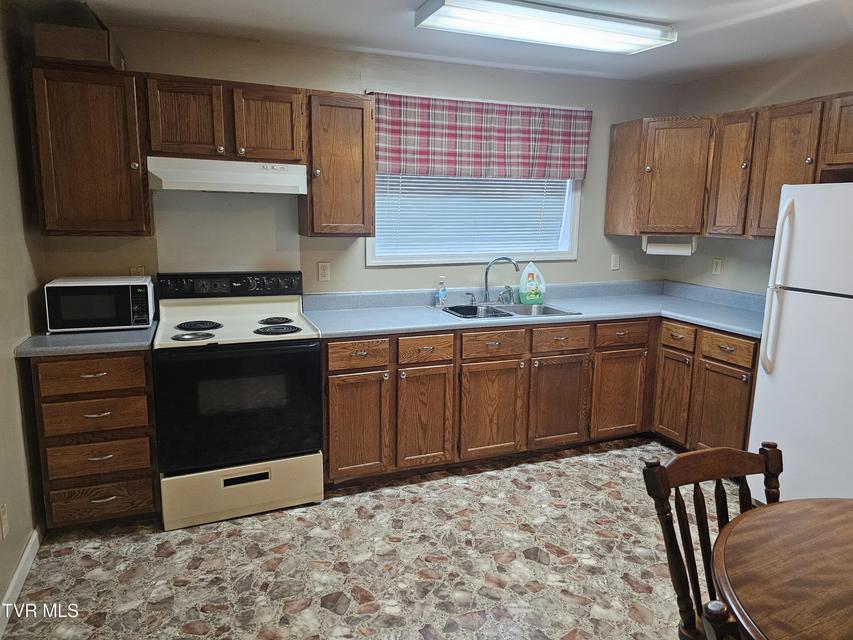 Photo #24: 807 Coeburn Road