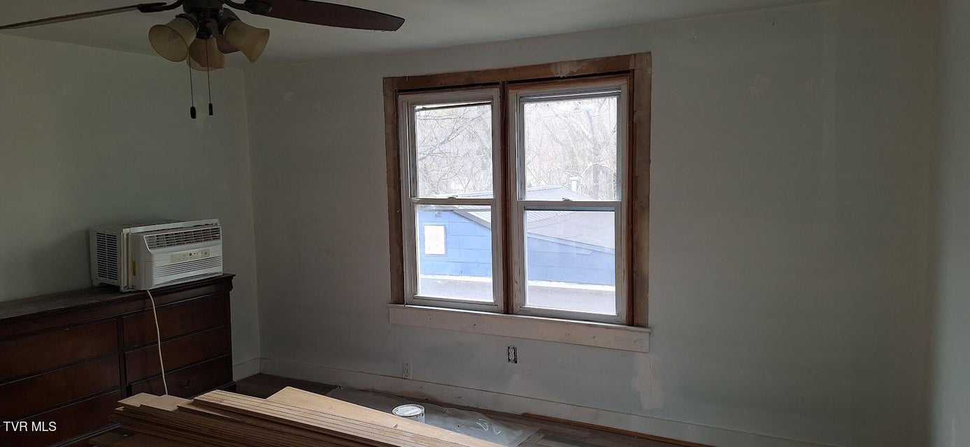 Photo #9: 214 Stafford Street