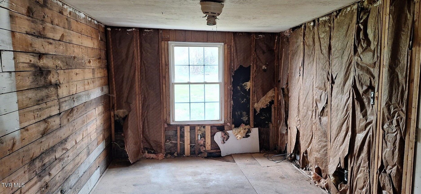 Photo #7: 214 Stafford Street