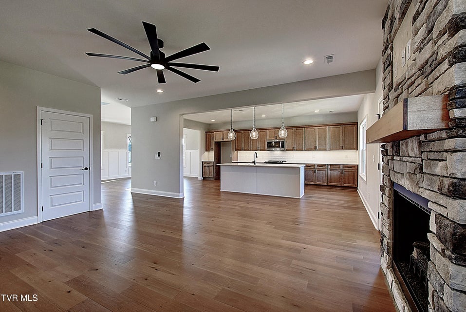 Photo #8: 252 Ruby Rose Ridge