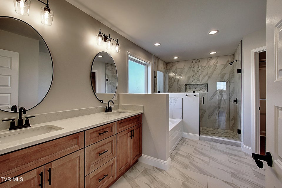 Photo #19: 252 Ruby Rose Ridge