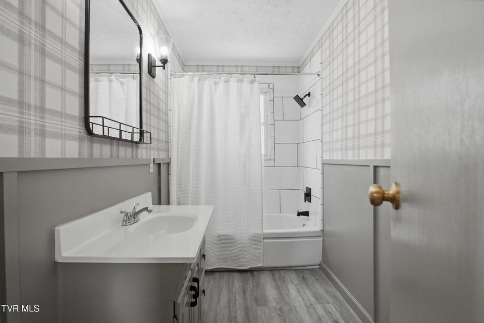 Photo #16: 1290 Shady Street