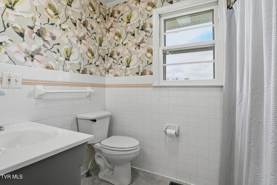 Photo #18: 1290 Shady Street