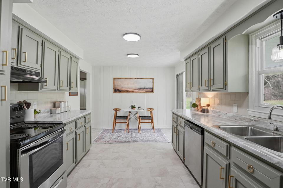 Photo #4: 1290 Shady Street