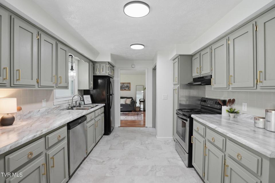 Photo #7: 1290 Shady Street