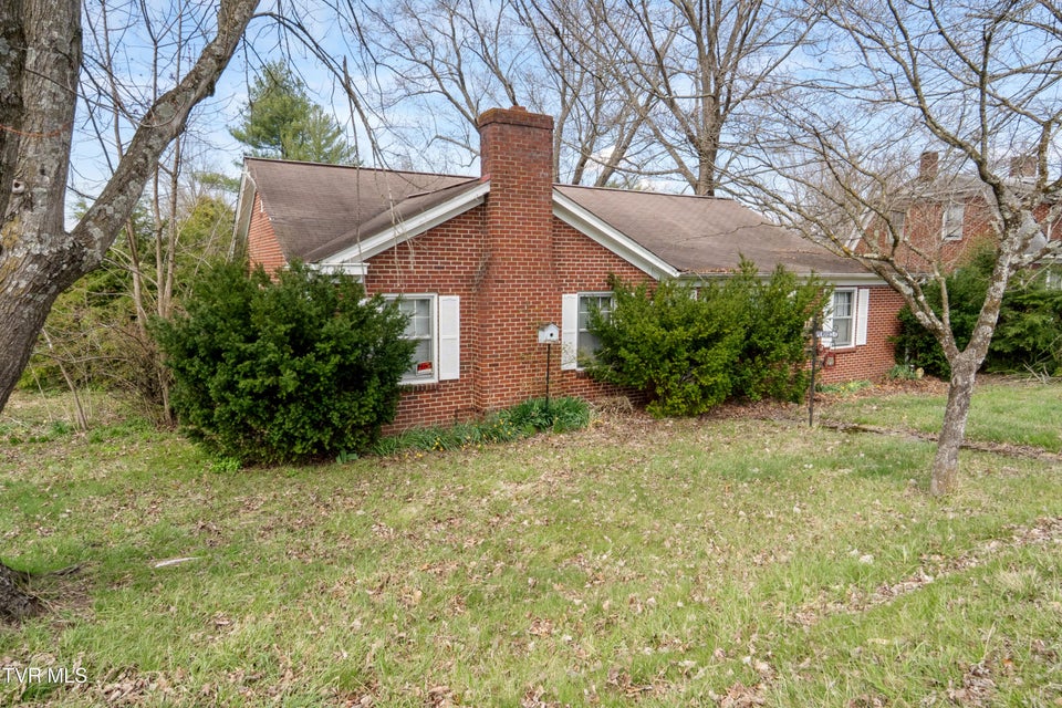 Photo #2: 510 Glade Street