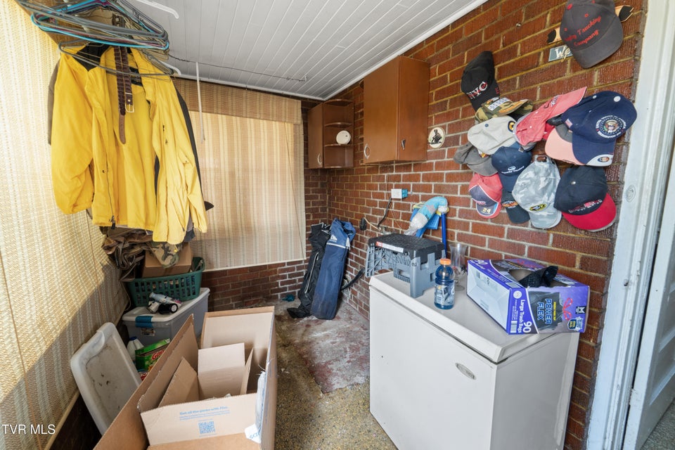 Photo #6: 510 Glade Street